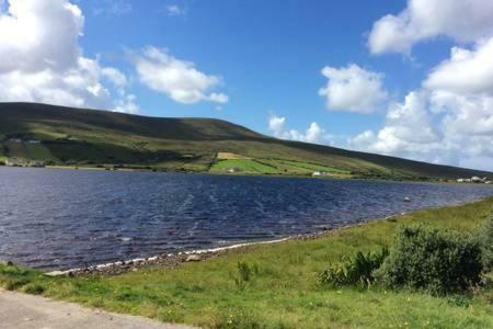 Beautiful Home On Lake Carrowmore Belmullet ภายนอก รูปภาพ