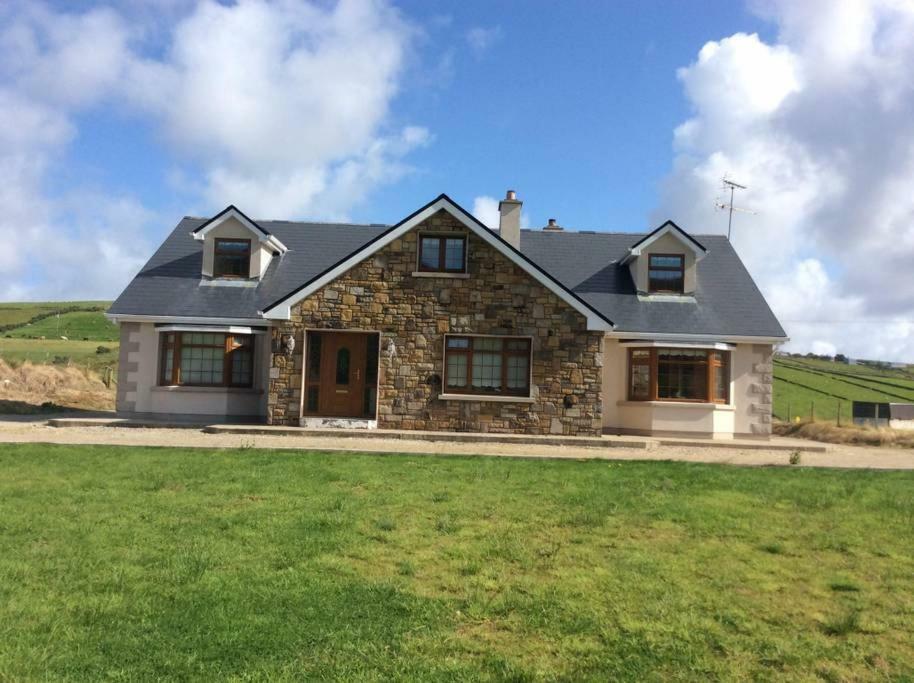 Beautiful Home On Lake Carrowmore Belmullet ภายนอก รูปภาพ