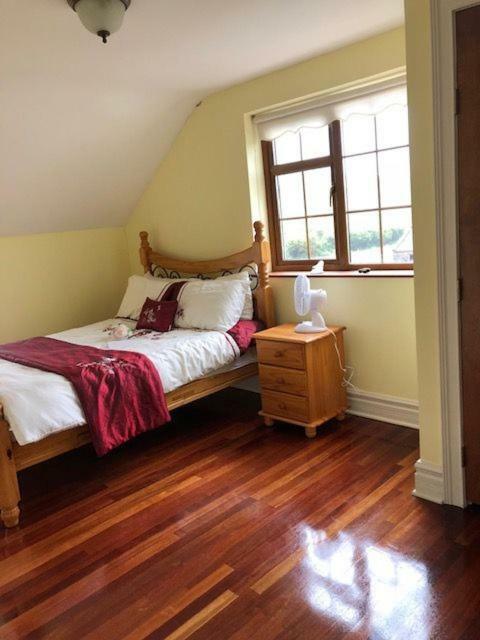 Beautiful Home On Lake Carrowmore Belmullet ภายนอก รูปภาพ